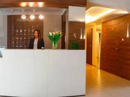 Hotel Livia Wolomin Luaran gambar