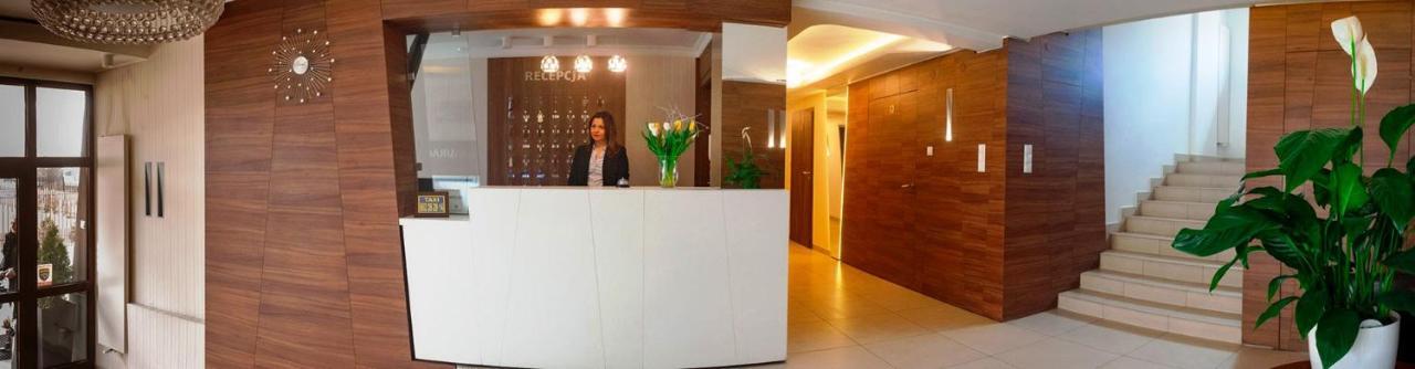 Hotel Livia Wolomin Luaran gambar