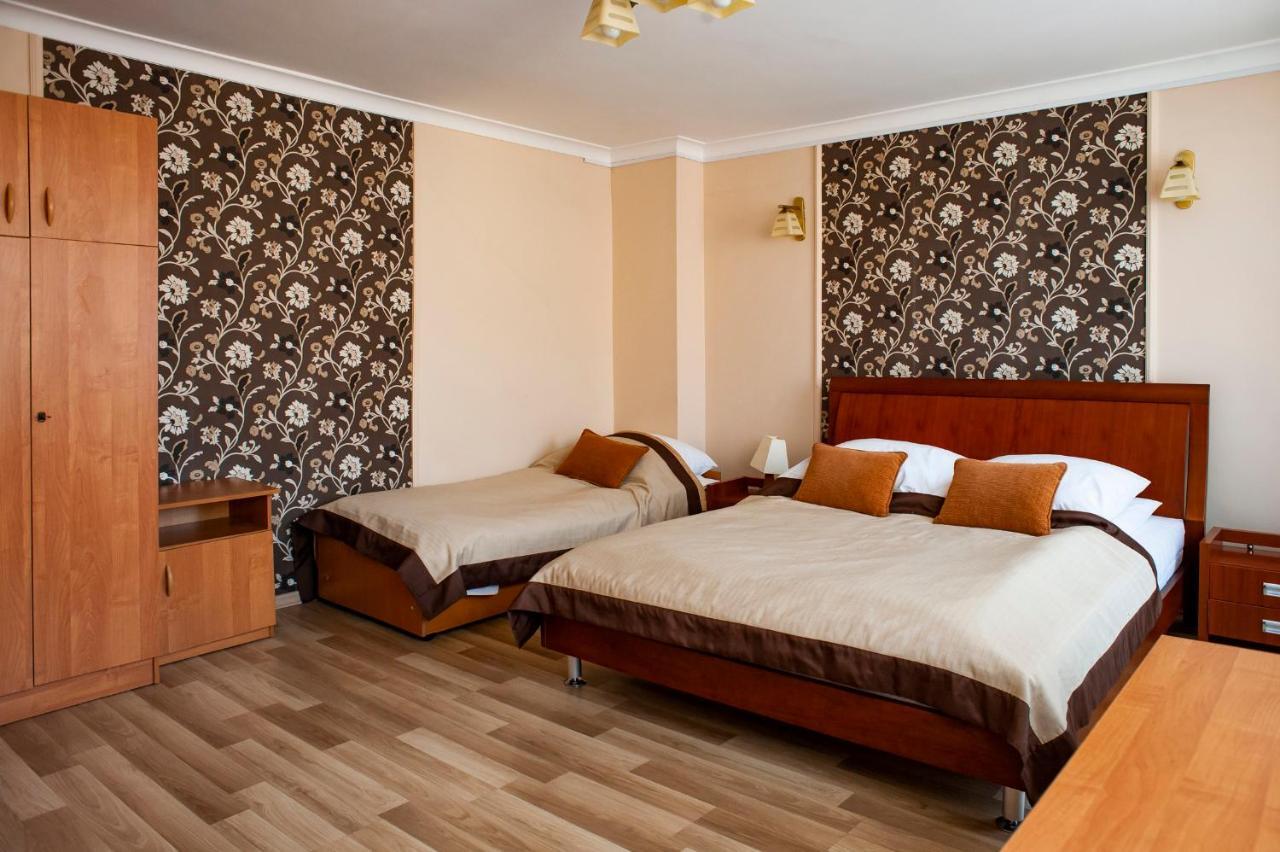 Hotel Livia Wolomin Luaran gambar