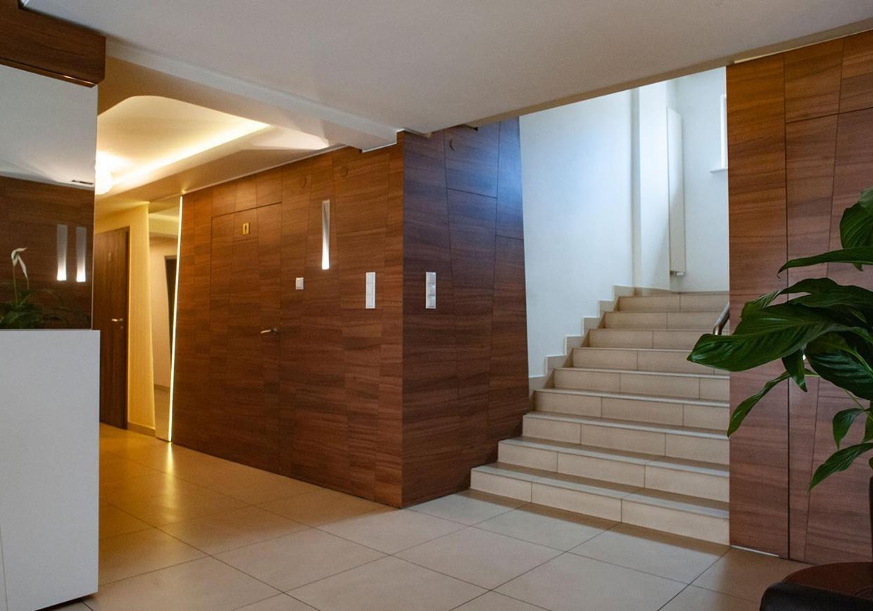 Hotel Livia Wolomin Luaran gambar