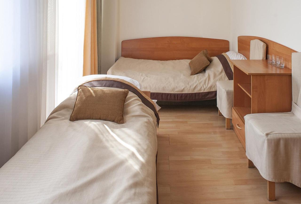 Hotel Livia Wolomin Luaran gambar